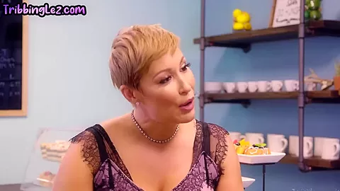 Lez bitch seduces perverted dyke bae b4 eating her out