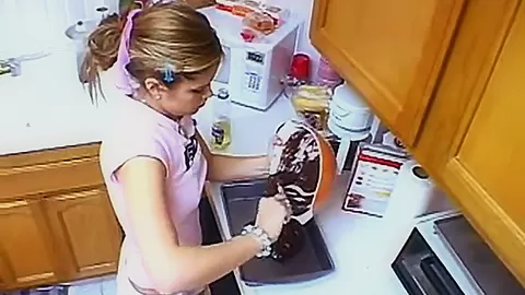 Topanga teen 18+ babe masturbates