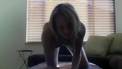 Nikki Nude Photoshoot and Dancing infront of cam
