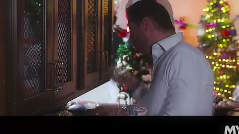 StepMoms Midnight Kiss - MYLF