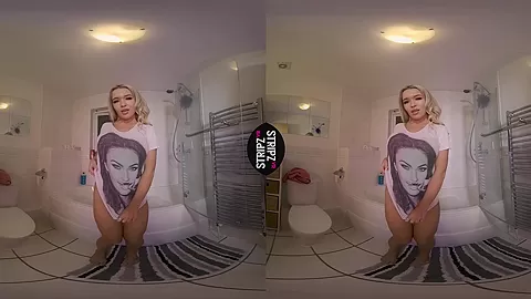 Sarah Elizabeth in Soapy Tits - StripzVR