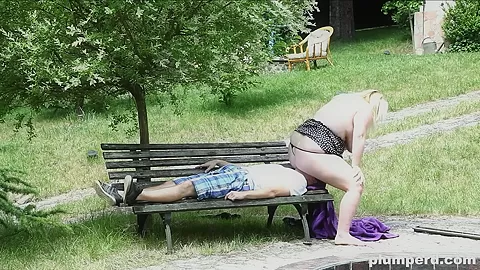 Huge Babe has a thing for Skinnier Boys - Plumperd