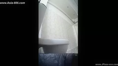 peeping blondes go to toilet.101