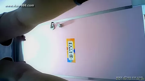 chinese girls go to toilet.290