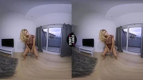 Bexie Williams in Body - StripzVR