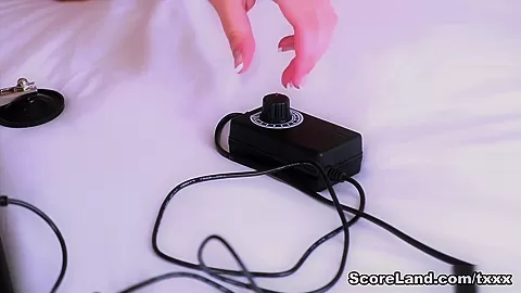 Annabelle Rogers & The Cock-Bot - Annabelle Rogers - Scoreland