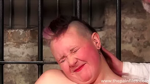 Amateur slave Bunnys electro BDSM challenge