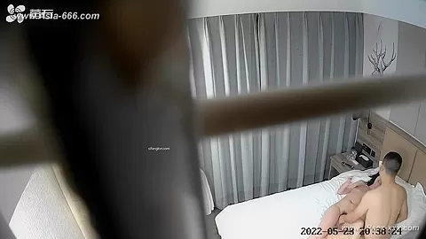 Hackers use the camera to remote monitoring of a lover's home life.570