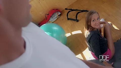 College Go Bananas Fucking In The Gym Like Crazy - PornWorld