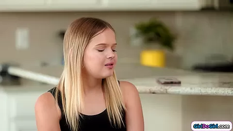 Tiny stepdaughter gets licked by stepmom