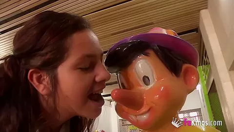 Alba, 18yo, and her first anal