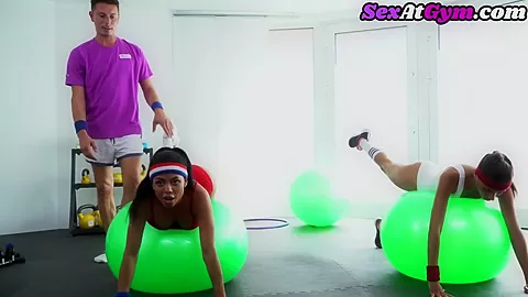 Gym babes dilled in threeway by trainer before sucking cock