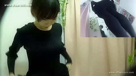 peeping japanese changeroom.11