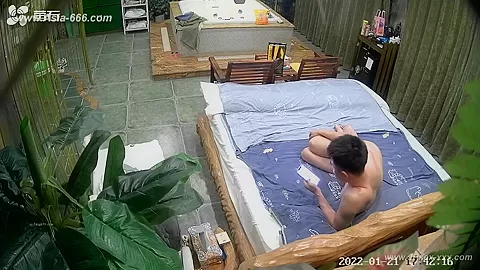 Hackers use the camera to remote monitoring of a lover's home life.560