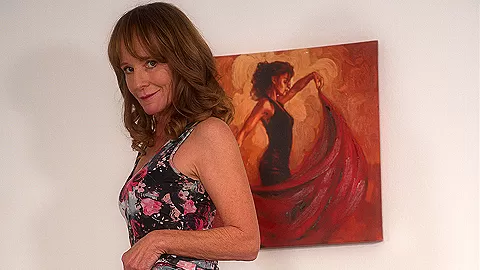 Horny American Housewife Enjoys Her Wet Pussy - MatureNL