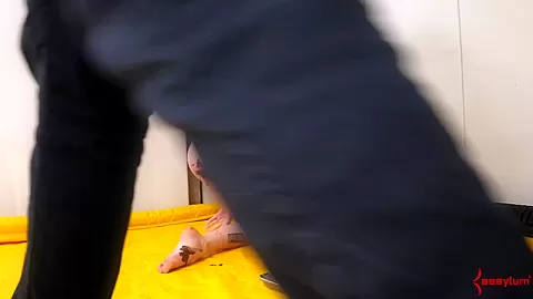 BDSM bakers anal sponge cake release