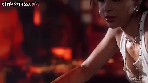 Latina chola vixen spoiling her pussy in solo masturbation