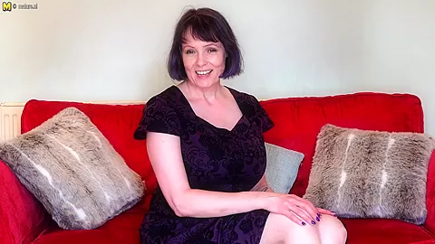 Big Breasted British Temptress Playing With Her Pussy - MatureNL