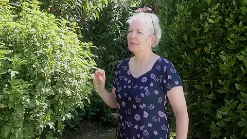 Naughty Granny Playing In The Garden With Her Pussy - MatureNL
