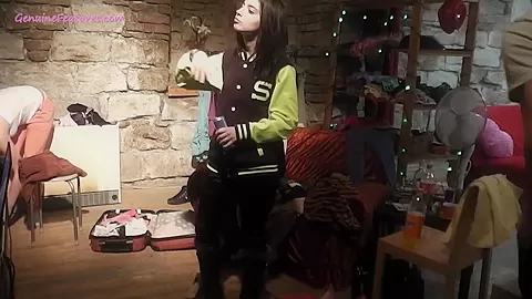 Two chicks share a dick