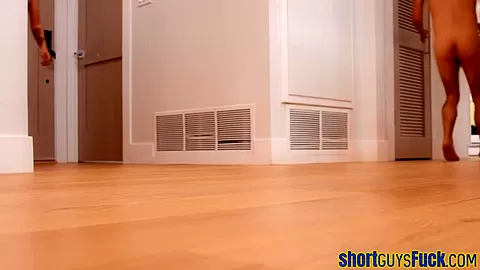 Busty cougar sucking before threeway fucked by little guys