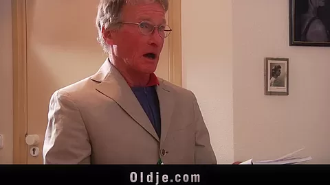 Old photographer fucking young model