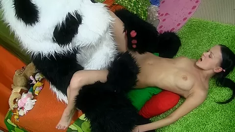 Handsome girl got nude and had sex with her toy