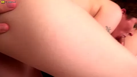 Naughty Housewife Taking It Up The Ass - MatureNL