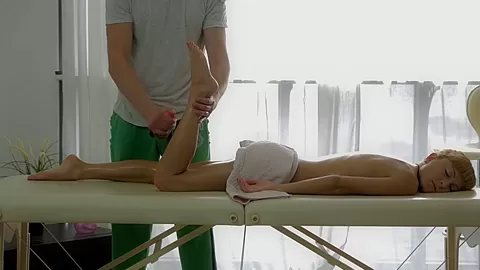 Beautiful slut Janette enjoys erotic massage