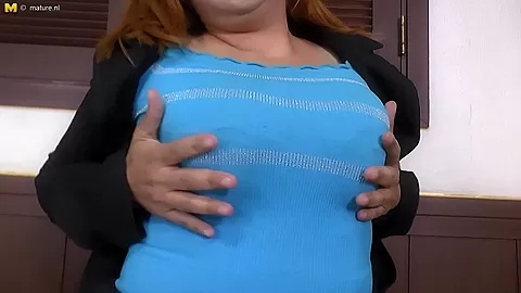 Chubby Latin Housewife Getting Very Naughty - MatureNL