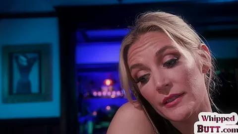 Sub lez MILF facesitted by latex strapon wearing Ebony