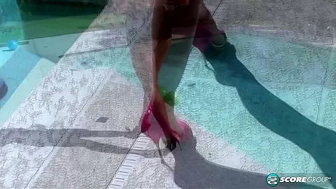 Legs-A-Poppin'