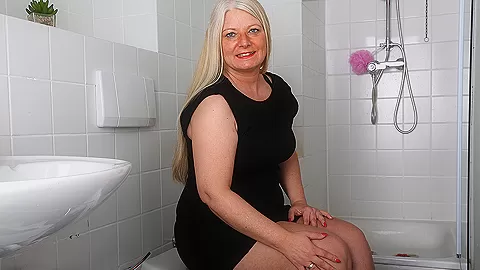 Naughty German Housewife Playing In Her Bathroom - MatureNL