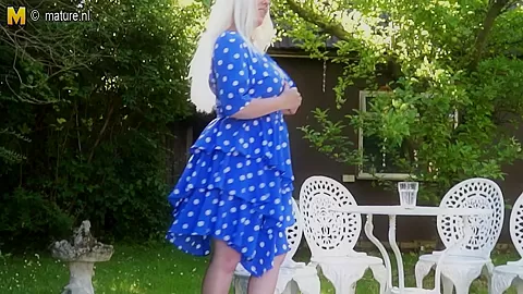 Naughty British Housewife Playing In The Garden - MatureNL