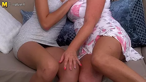 Two Horny Old And Young Lesbians Sucking Pussy - MatureNL