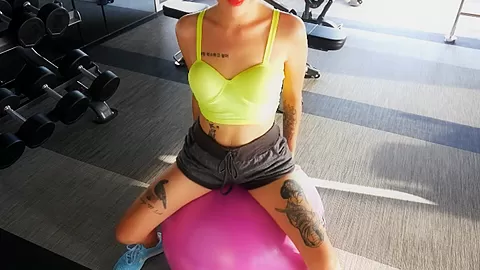 Amateur Thai MILF gym and big cock workout to keep her fit and in shape
