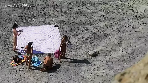 peeping Naturist Beach.40