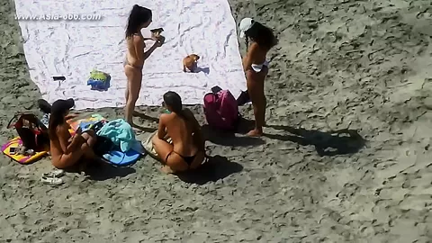 peeping Naturist Beach.40