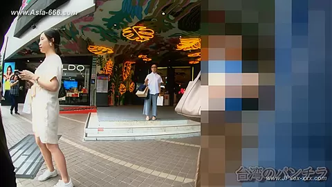 peeping chinese amateur upskirt.125