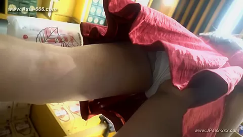 peeping chinese amateur upskirt.123