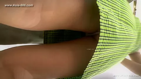 peeping chinese amateur upskirt.123