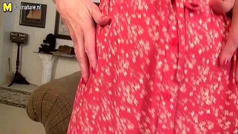 This Blonde American Housewife Loves To Play Alone - MatureNL