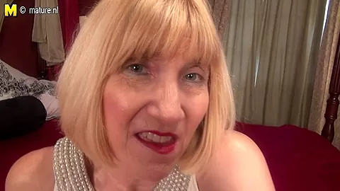 Naughty American Housewife Playing With Her Pussy - MatureNL