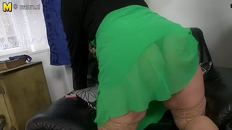Chubby Housewife Playing With Her Wet Pussy - MatureNL