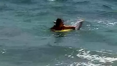 Masturbating bikini teen 18+ goes solo