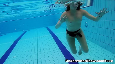 UnderwaterShow Video: Soroka