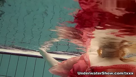 UnderwaterShow Video: Okuneva