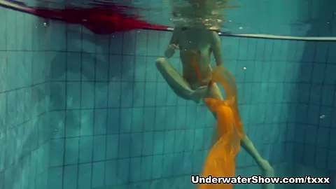 UnderwaterShow Video: Nastya