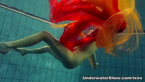 UnderwaterShow Video: Nastya
