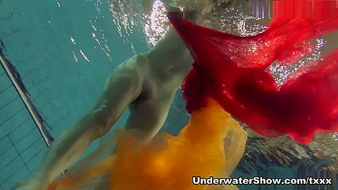 UnderwaterShow Video: Nastya
